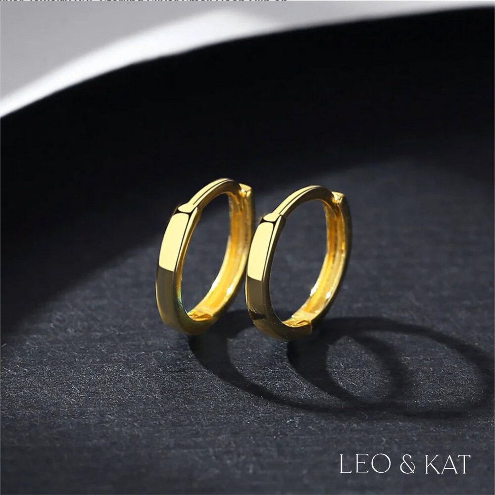 Dainty Minimalist Gold Huggie Earrings. 925 Sterling Silver. #1019